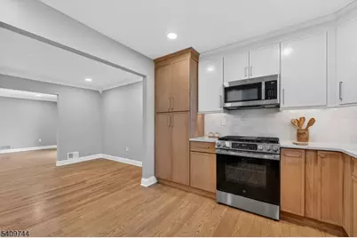 602 Westminster Ct, Hillsborough Township, NJ 08844 - Photo 5