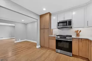 602 Westminster Ct, Hillsborough Township, NJ 08844 - Photo 5