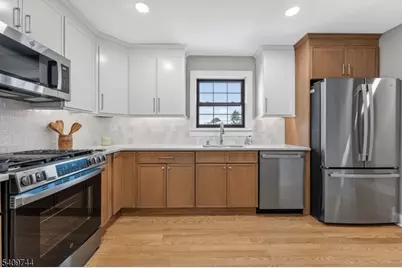 602 Westminster Ct, Hillsborough Township, NJ 08844 - Photo 3