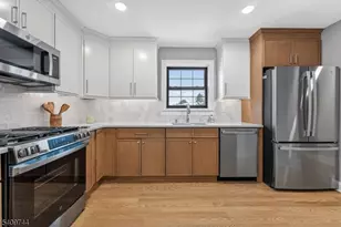 602 Westminster Ct, Hillsborough Township, NJ 08844 - Photo 3