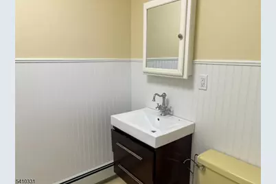 15 Montclair Ave #2, Montclair, NJ 07042 - Photo 5