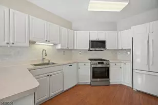 601 Timberbrooke Dr, Bedminster Township, NJ 07921 - Photo 7