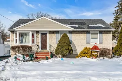 693 Hemlock St, Rahway, NJ 07065 - Photo 1