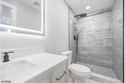 47 Nokomis Ave, Parsippany, NJ 07034 - Photo 21