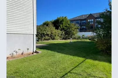 365 Patricia Ct, Union Township, NJ 07083 - Photo 13