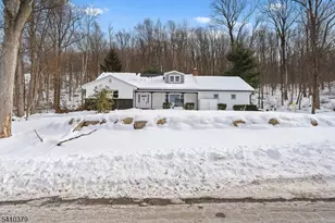 16 Mott Dr, Vernon, NJ 07462 - Photo 1