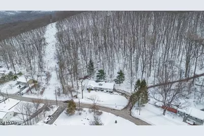 16 Mott Dr, Vernon, NJ 07462 - Photo 3