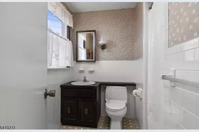 87 E. Somerset St #1, Raritan, NJ 08869 - Photo 9