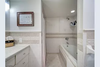 125 Hillcrest Dr, Milford, NJ 08848 - Photo 5