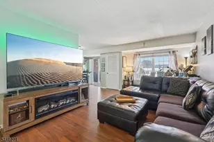 12 Iron Forge Square, Pompton Lakes, NJ 07442 - Photo 7