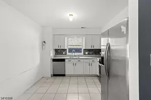 457 Irvine Turner Blvd, Newark, NJ 07108 - Photo 9