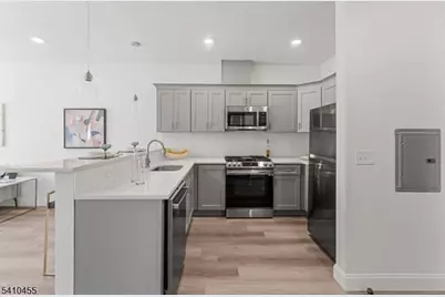 273 E Kinney St, Newark, NJ 07105 - Photo 3