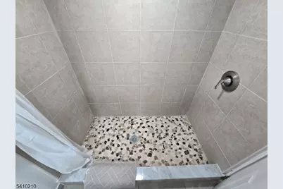 725 Schuyler Ave, Lyndhurst Township, NJ 07071 - Photo 19