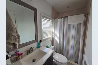 725 Schuyler Ave, Lyndhurst Township, NJ 07071 - Photo 25