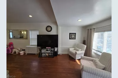 725 Schuyler Ave, Lyndhurst Township, NJ 07071 - Photo 3