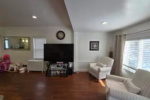 725 Schuyler Ave, Lyndhurst Township, NJ 07071 - Photo 3