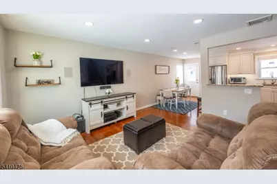 7 Carlson Pl, Parsippany, NJ 07034 - Photo 11