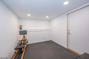 7 Carlson Pl, Parsippany, NJ 07034 - Photo 23