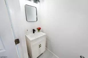 25 Chelsea Way, Bridgewater Twp., NJ 08807 - Photo 17