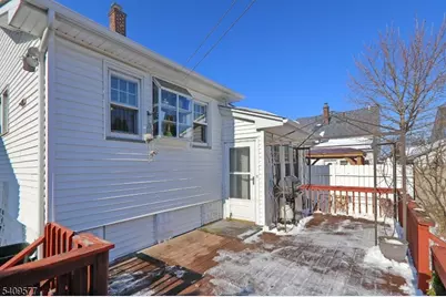 587 Thoreau Ter, Union Township, NJ 07083 - Photo 17