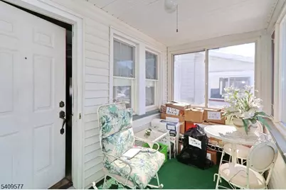 587 Thoreau Ter, Union Township, NJ 07083 - Photo 3