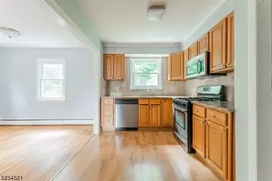 18 Macfarlan Ave, Hawthorne, NJ 07506 - Photo 3