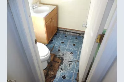 221 Boulevard Dr, Wayne, NJ 07470 - Photo 17