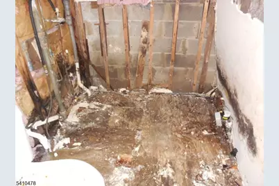 221 Boulevard Dr, Wayne, NJ 07470 - Photo 9