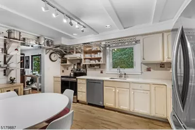 22 Arrowhead Rd, Morris Township, NJ 07960 - Photo 9