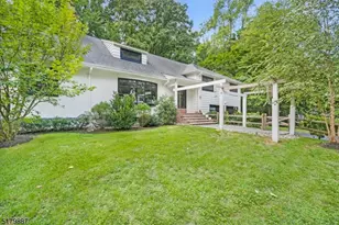 22 Arrowhead Rd, Morris Township, NJ 07960 - Photo 3