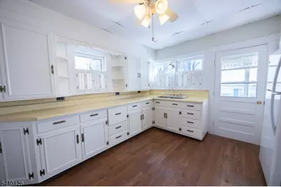 24 Townsend St, Newton, NJ 07860 - Photo 7