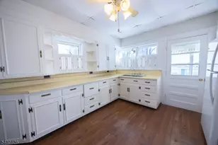 24 Townsend St, Newton, NJ 07860 - Photo 7