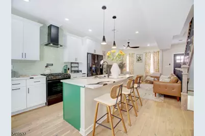 16 Eagle St, Newark, NJ 07102 - Photo 5