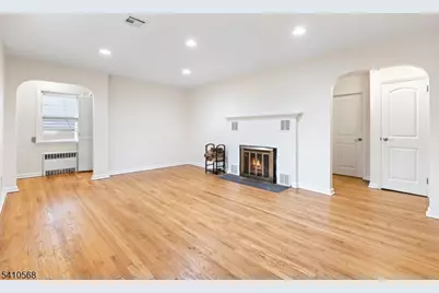 133 Cleveland Ave, Hasbrouck Heights, NJ 07604 - Photo 3