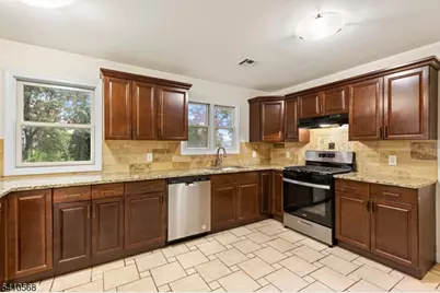 133 Cleveland Ave, Hasbrouck Heights, NJ 07604 - Photo 5