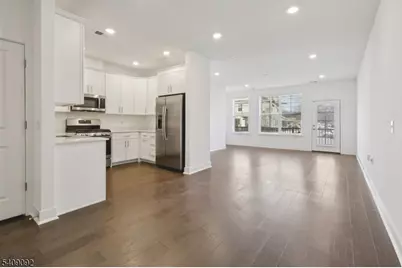 379 Main St, Little Falls Township, NJ 07424 - Photo 9