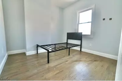 233 Bayview Ave, Jersey City, NJ 07305 - Photo 9