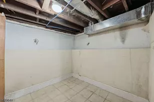 314 7th Ave W, Newark, NJ 07107 - Photo 35