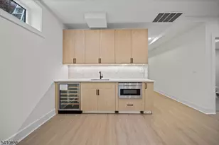 52 Congressional Pkwy, Livingston, NJ 07039 - Photo 23