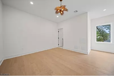 52 Congressional Pkwy, Livingston, NJ 07039 - Photo 17