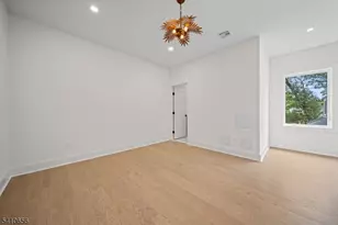 52 Congressional Pkwy, Livingston, NJ 07039 - Photo 17