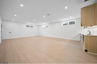 52 Congressional Pkwy, Livingston, NJ 07039 - Photo 19