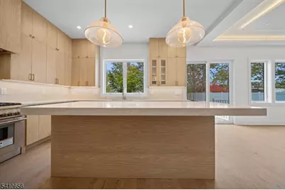 52 Congressional Pkwy, Livingston, NJ 07039 - Photo 9