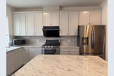 1 Cortland Ct, Livingston, NJ 07039 - Photo 7