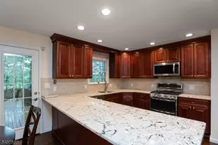 13 Deer Path Cir, Green Brook Township, NJ 08812 - Photo 3