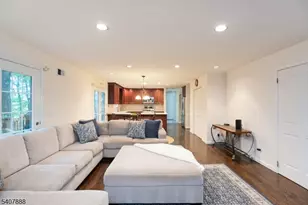 13 Deer Path Cir, Green Brook Township, NJ 08812 - Photo 7