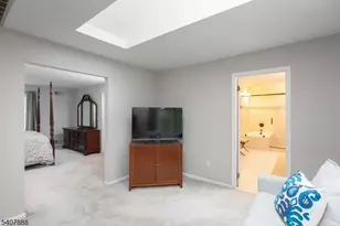 13 Deer Path Cir, Green Brook Township, NJ 08812 - Photo 19