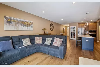 26 Wisteria Ct, Monroe Township, NJ 08831 - Photo 7