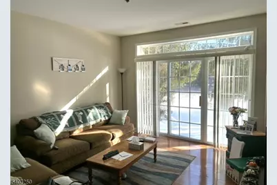 95 Limerick Ln, Lopatcong Township, NJ 08865 - Photo 3