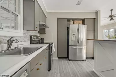 4 Arrowhead Trl, Sparta Township, NJ 07871 - Photo 13